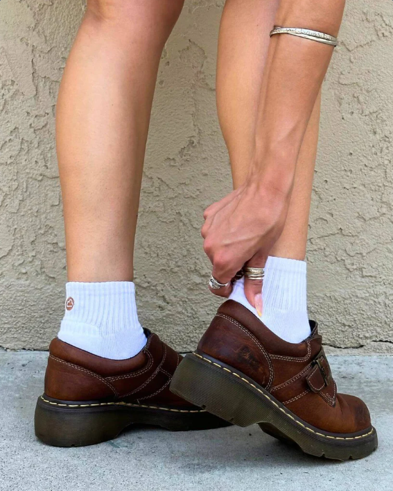 white quater socks 